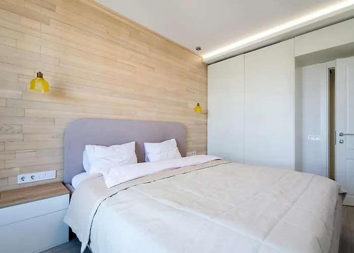 Petrovdom In Panoramic View Apartment Nearby Central Railway Station In Rc Kvartet