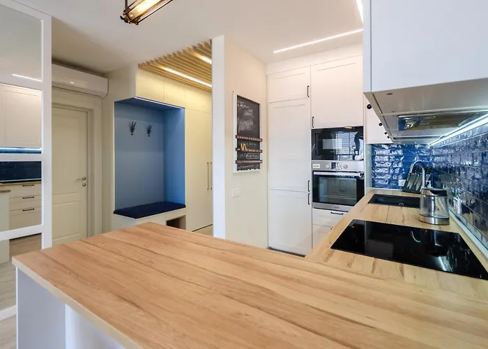 Petrovdom In Panoramic View Apartment Nearby Central Railway Station In Rc Kvartet