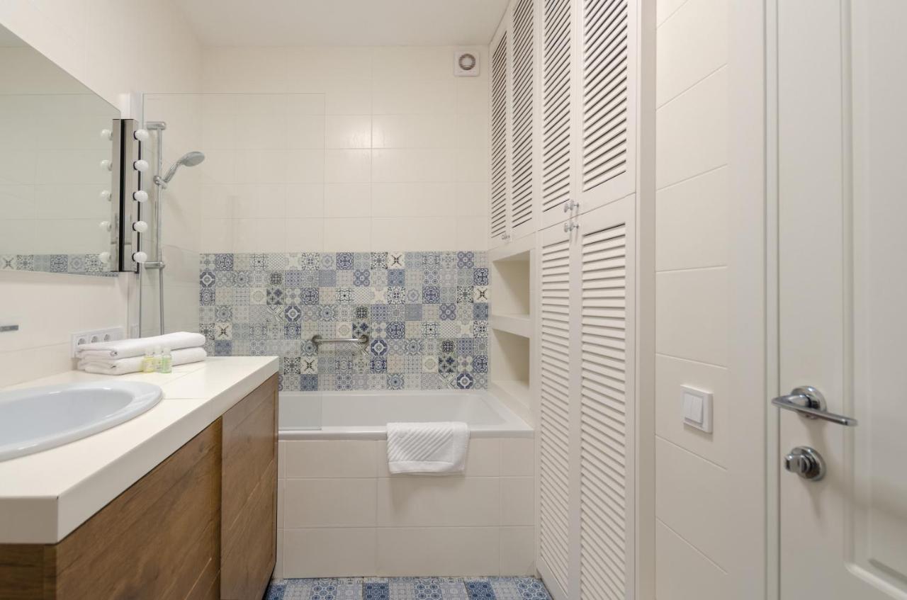 Apartment Petrovdom In Panoramic View Nearby Railway Station In Rc Kvartet Kyiv